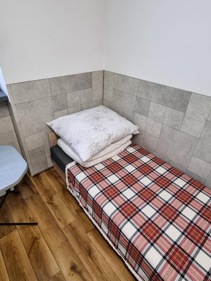 Hostel Rakoniewicka Познан Екстериор снимка